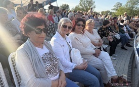 Wyjątkowy koncert z okazji Dnia Matki. Amfiteatr nad Pilicą utonął w brawach i śpiewie! (7).jpeg