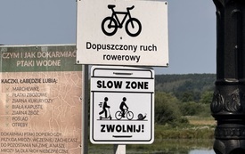 Zwolnij dla pieszych! Szybciej nie znaczy bezpieczniej. Strefy  przyjazne pieszym powstają w Białobrzegach.  (3).jpeg