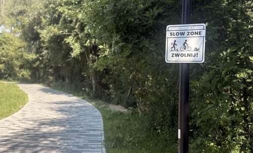  Zwolnij dla pieszych! Szybciej nie znaczy bezpieczniej. Strefy  przyjazne pieszym powstają w Białobrzegach. 