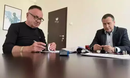 Podpisano umowę na oświetlenie drogowe w Gminie Białobrzegi 