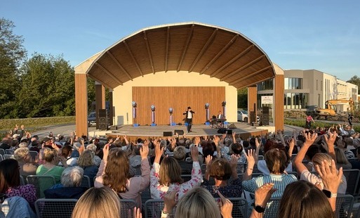 Wyjątkowy koncert z okazji Dnia Matki. Amfiteatr nad Pilicą utonął w brawach i śpiewie!